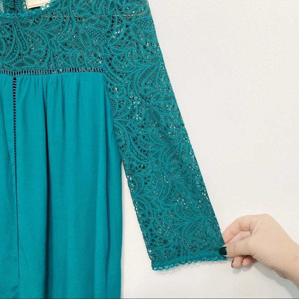 anthro | moulinette soeurs lace cloaked emerald green blouse 2 petite